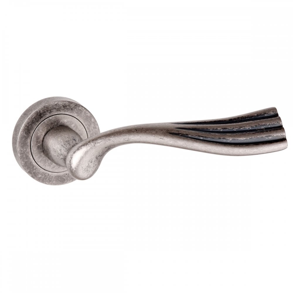Atlantic UK Hardware Distressed Silver Old English Richmond Lever on Round Rose OE110DS