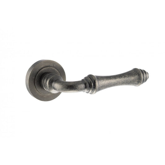 Atlantic UK Hardware Distressed Silver Old English Durham Lever on Round Rose OE127DS