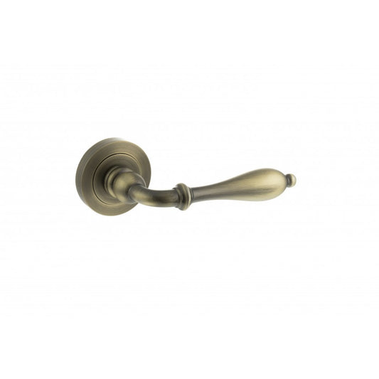 Atlantic UK Hardware Matt Antique Brass Old English Wrexham Lever on Round Rose OE142MAB