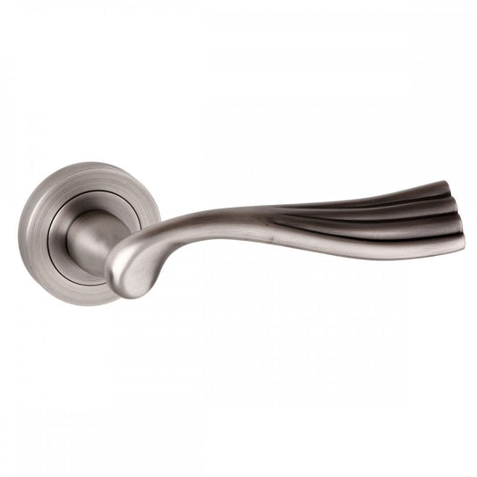 Atlantic UK Hardware Matt Gun Metal Old English Richmond Lever on Round Rose OE110MBN