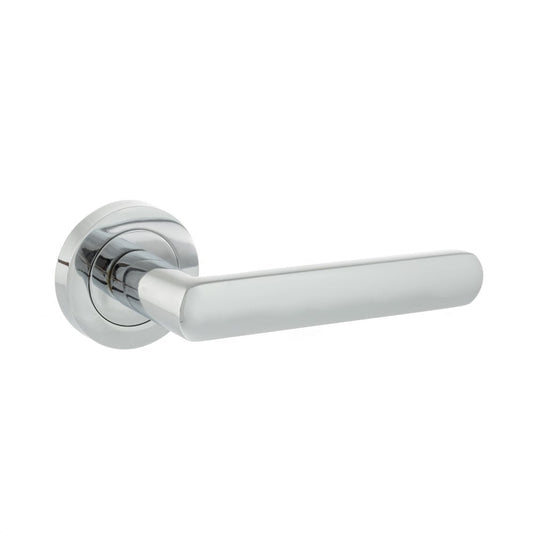 Atlantic UK Hardware Polished Chrome Carolina Lever on Round Rose S42RPC