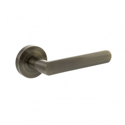 Atlantic UK Hardware Status Antique Brass Carolina Lever Door Handle on Round Rose S42RAB
