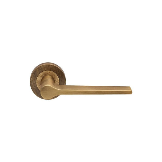 Carlisle Brass Antique Brass Velino Lever On Round Rose EUL020AB