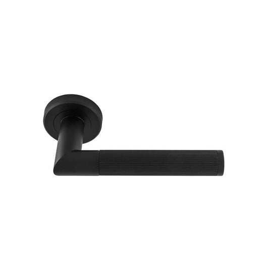 Carlisle Brass Matt Black Trend Lines Lever On Round Rose Handle SZM170MB