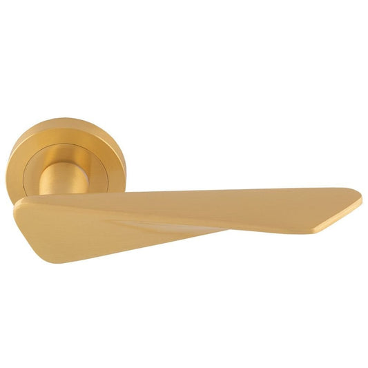 Carlisle Brass Satin Brass Intona Lever on Round Rose Handle IN5SB