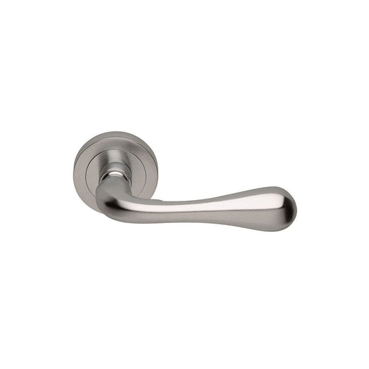 Carlisle Brass Satin Chrome Astro Lever On Round Rose AQ1SC