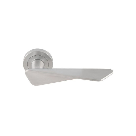 Carlisle Brass Satin Chrome Intona Lever on Round Rose Handle IN5SC
