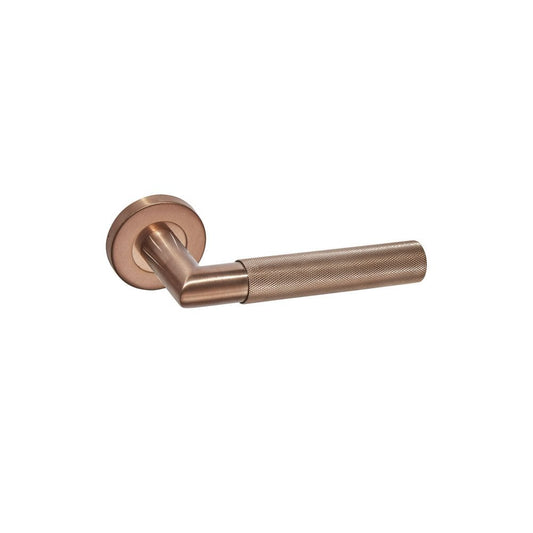 D2F Accessories knurled copper door handles on rose, front view