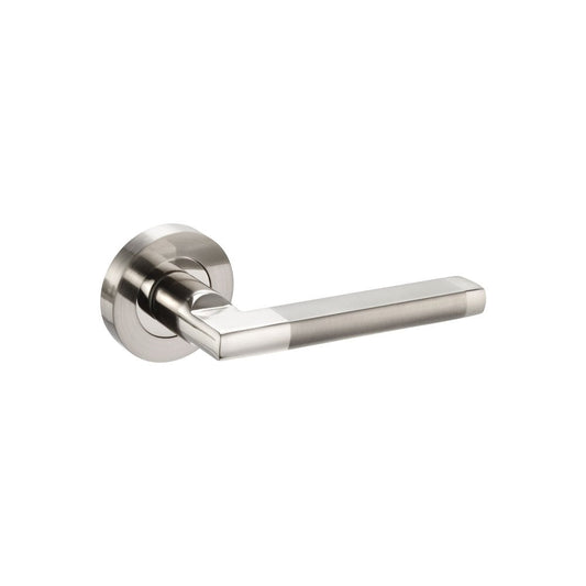 D2F ACCESSORIES Square Lever Chrome Door Handles on Rose with Duo Finish Handle D2310DA